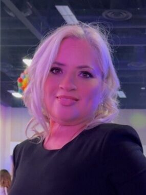 Meet your Posher, Liza